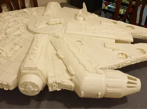 Millennium falcon split for easy printing