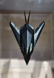 Nighthawk F-117 (Glue Required)