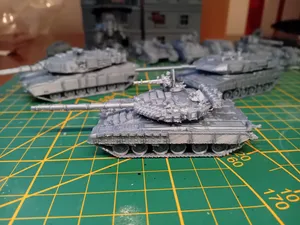 T-80 Russian Soviet Main Battle Tank