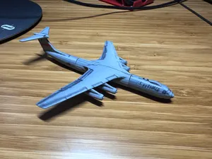 Lockheed C-141 Starlifter
