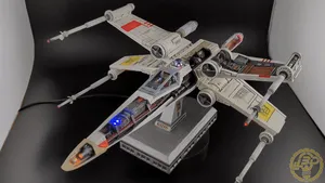 X-Wing with LEDs and rotating R2-D2 head